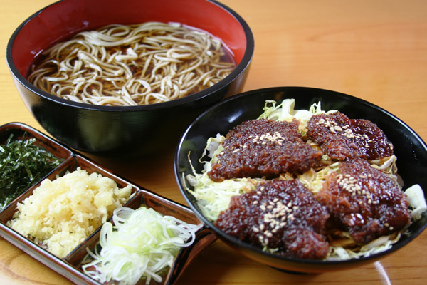 かけソースかつ丼セット　¥1,670