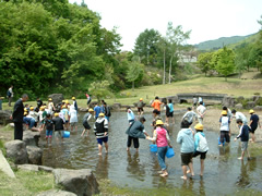 魚つかみどり池広場