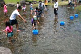 魚つかみどり池広場