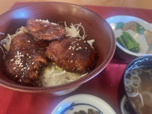 ひれソースカツ丼